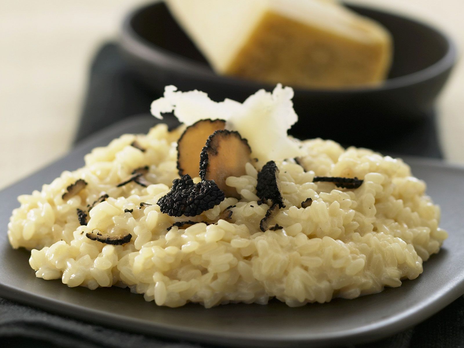risotto-with-parmesan-and-black-truffles-576942.jpg (167 KB)